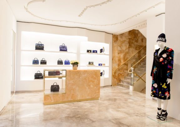 Versace New Boutique in London | LES FAÇONS