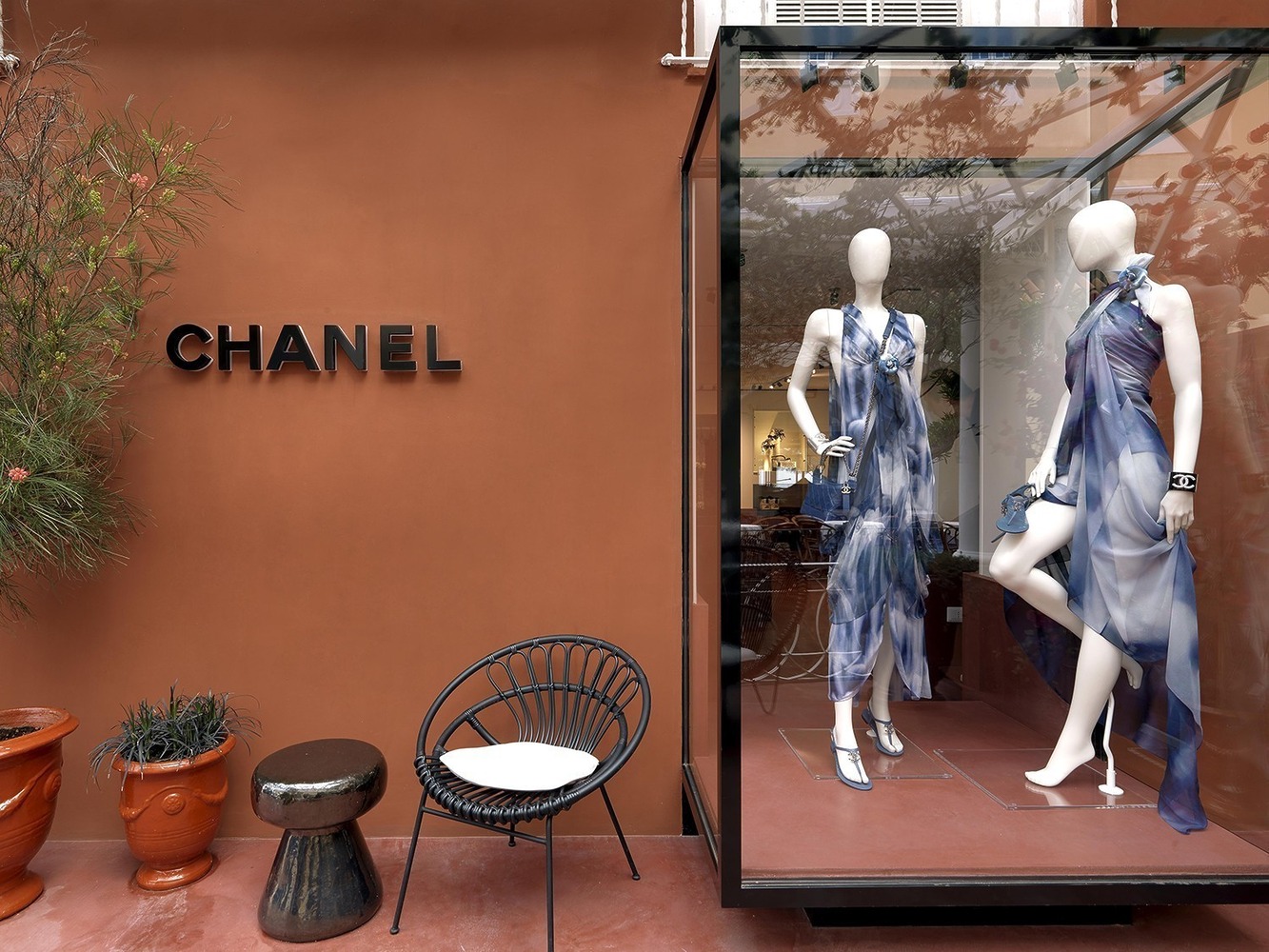 Chanel Ephemeral Boutique in Capri | LES FAÇONS
