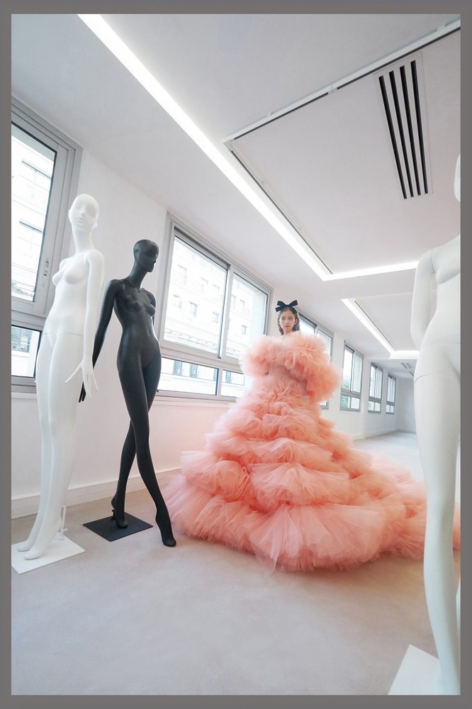 Giambattista Valli Fall 2019 Haute Couture Collection | LES FAÇONS