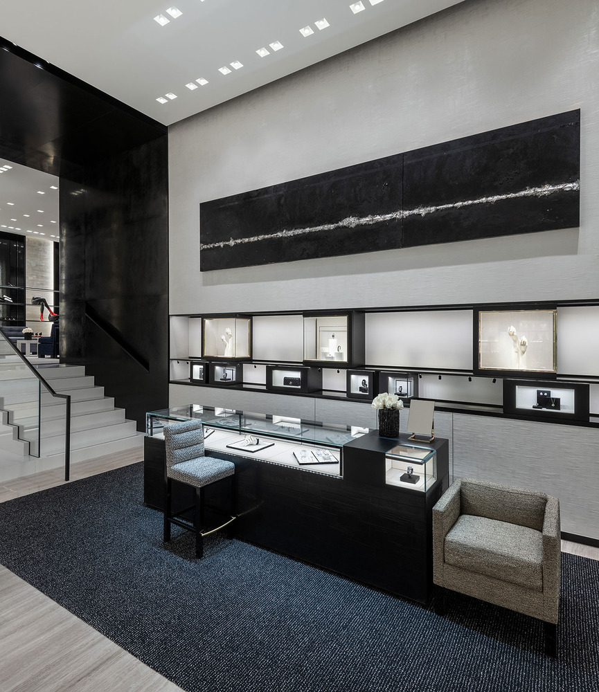 Skip The Lines And Elbows At These Paris Chanel Boutiques