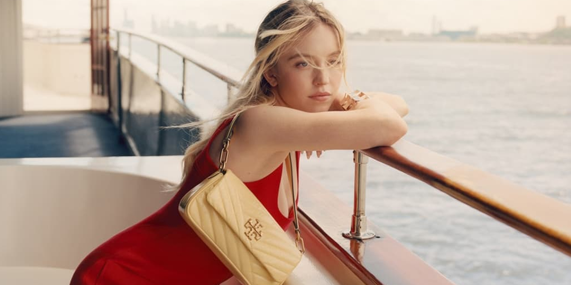 Tory Burch Kira Collection Film Starring Sydney Sweeney | LES FAÇONS