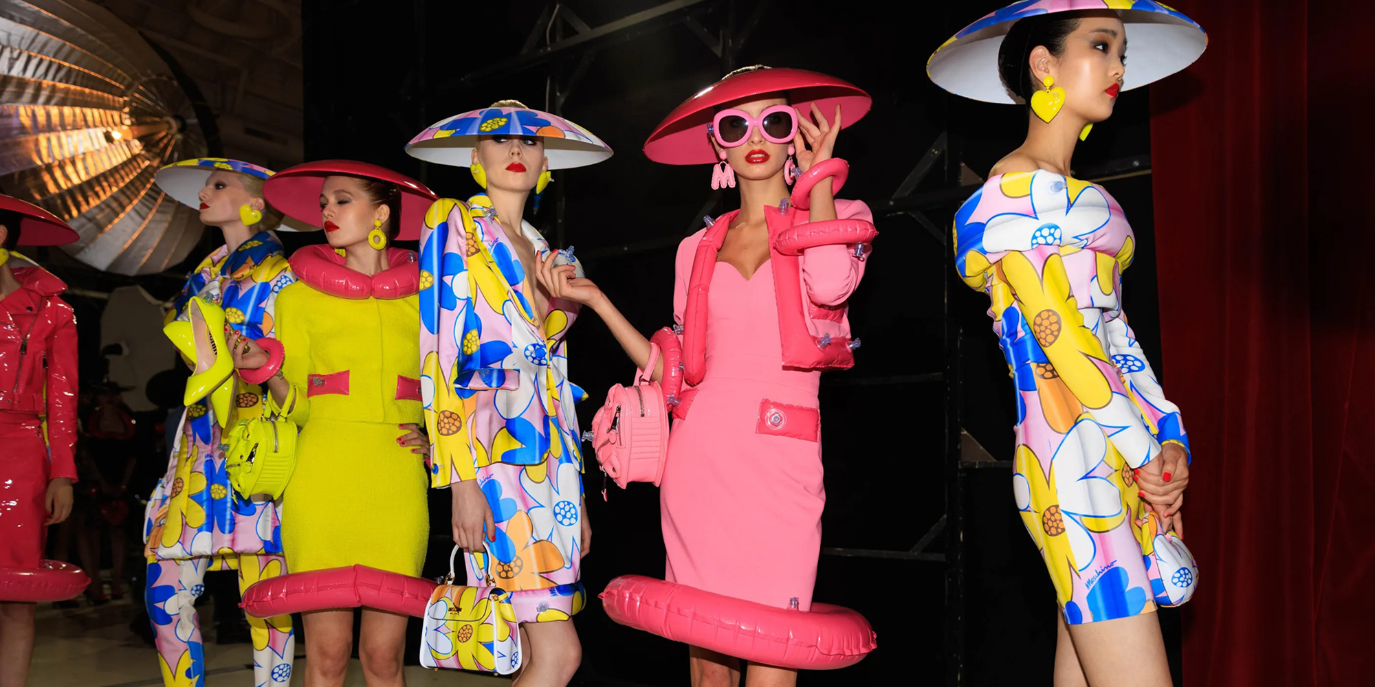 Moschino Spring 2023 RTW Collection | LES FAÇONS