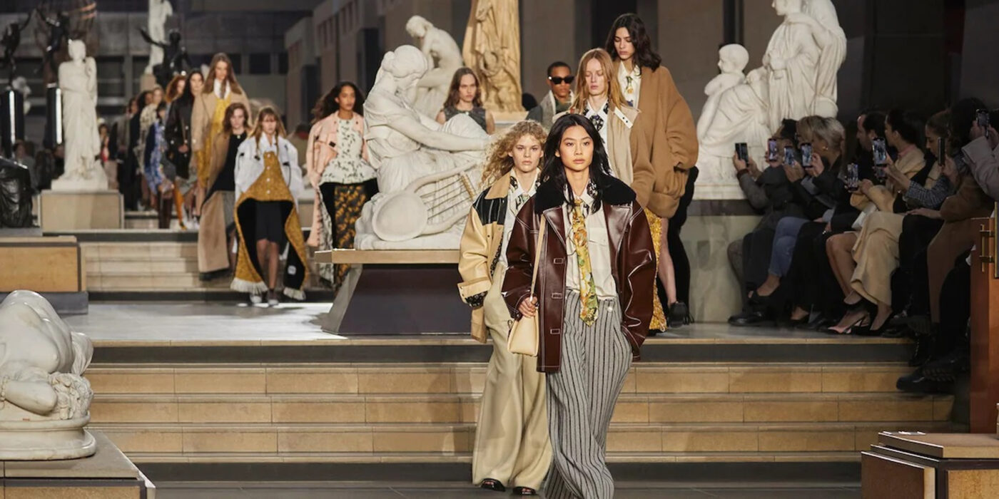 Watch the Pre-Fall 2023 Louis Vuitton Fashion Show