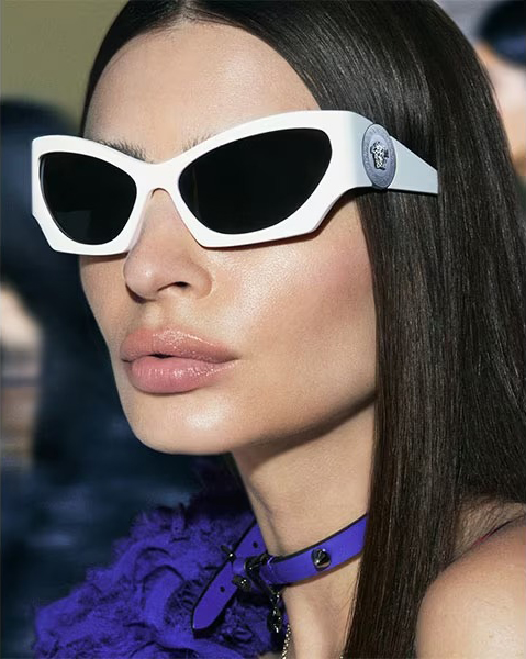 Versace Summer 2023 Eyewear Ad Campaign Featuring Emily Ratajkowski Les FaÇons 