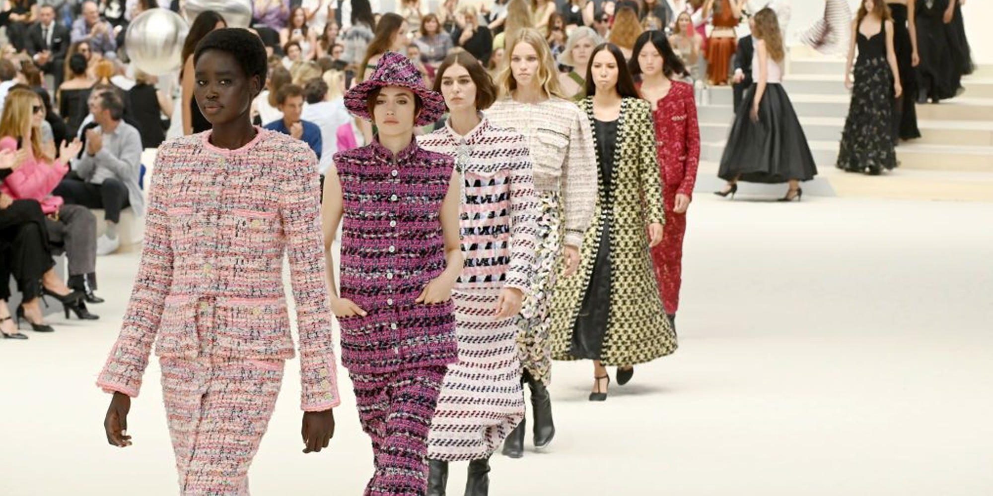 Watch the Chanel Fall 2023 Haute Couture Runway Show Live | LES FAÇONS