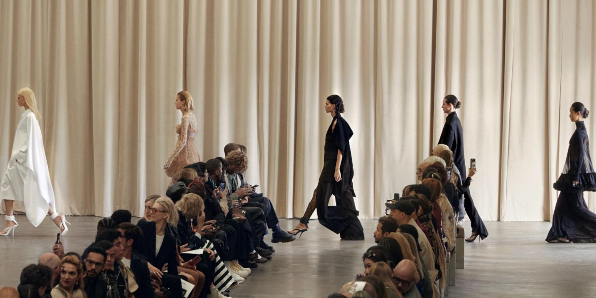 WATCH THE BURBERRY SPRING 2024 RTW RUNWAY SHOW LIVE