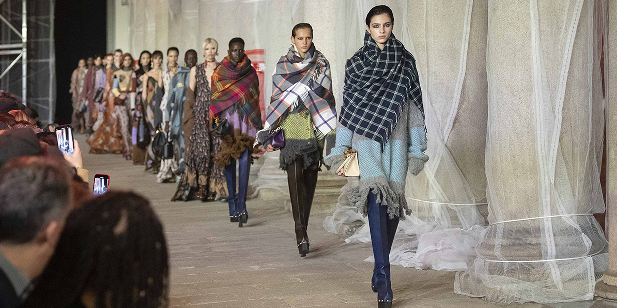 WATCH THE ETRO FALL 2024 RTW RUNWAY SHOW LIVE1