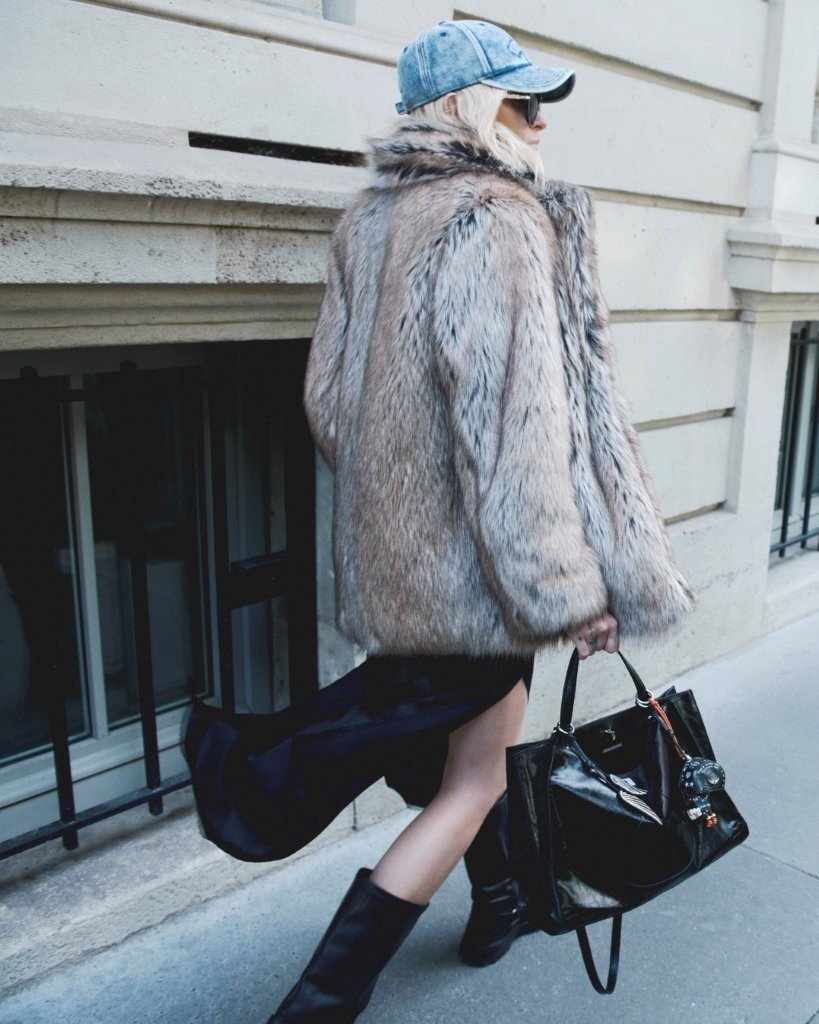 ZADIG & VOLTAIRE JACK & JIM HANDBAG COLLECTION FEATURING PARIS JACKSON (6)