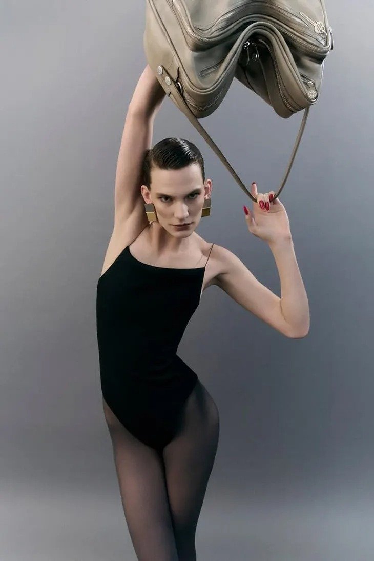 ACNE STUDIOS FALL 2025 CAMERO HANDBAG COLLECTION (2)