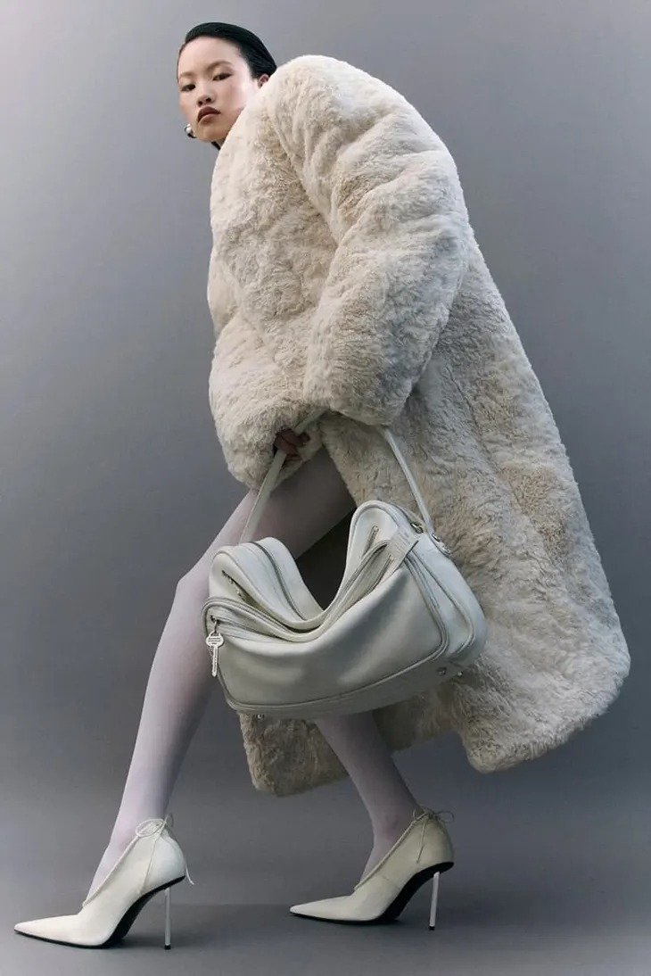 ACNE STUDIOS FALL 2025 CAMERO HANDBAG COLLECTION (3)