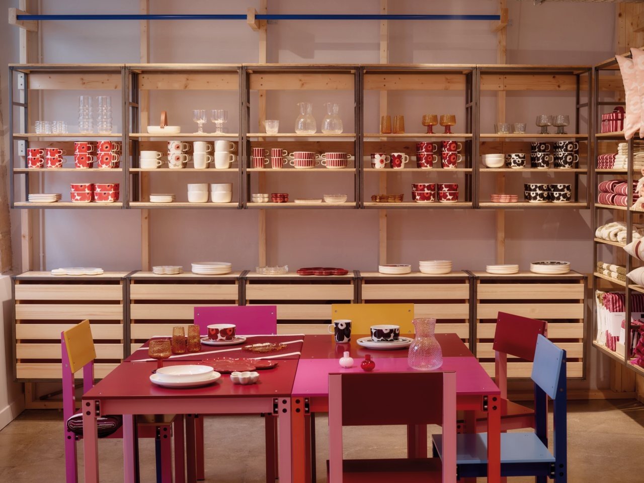 MARIMEKKO BOUTIQUE IN LE MARAIS IN PARIS (3)