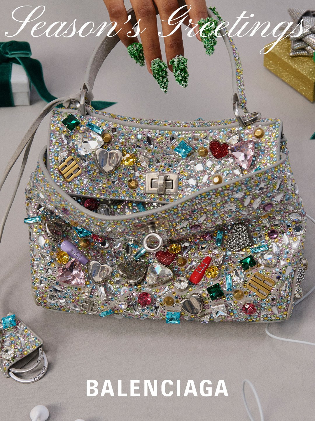 クリスマスセール　25日まで。15%OFF 希少BALENCIAGA Balenicaga 2025 Holiday Gifting Ad Campaign | LES FAÇONS