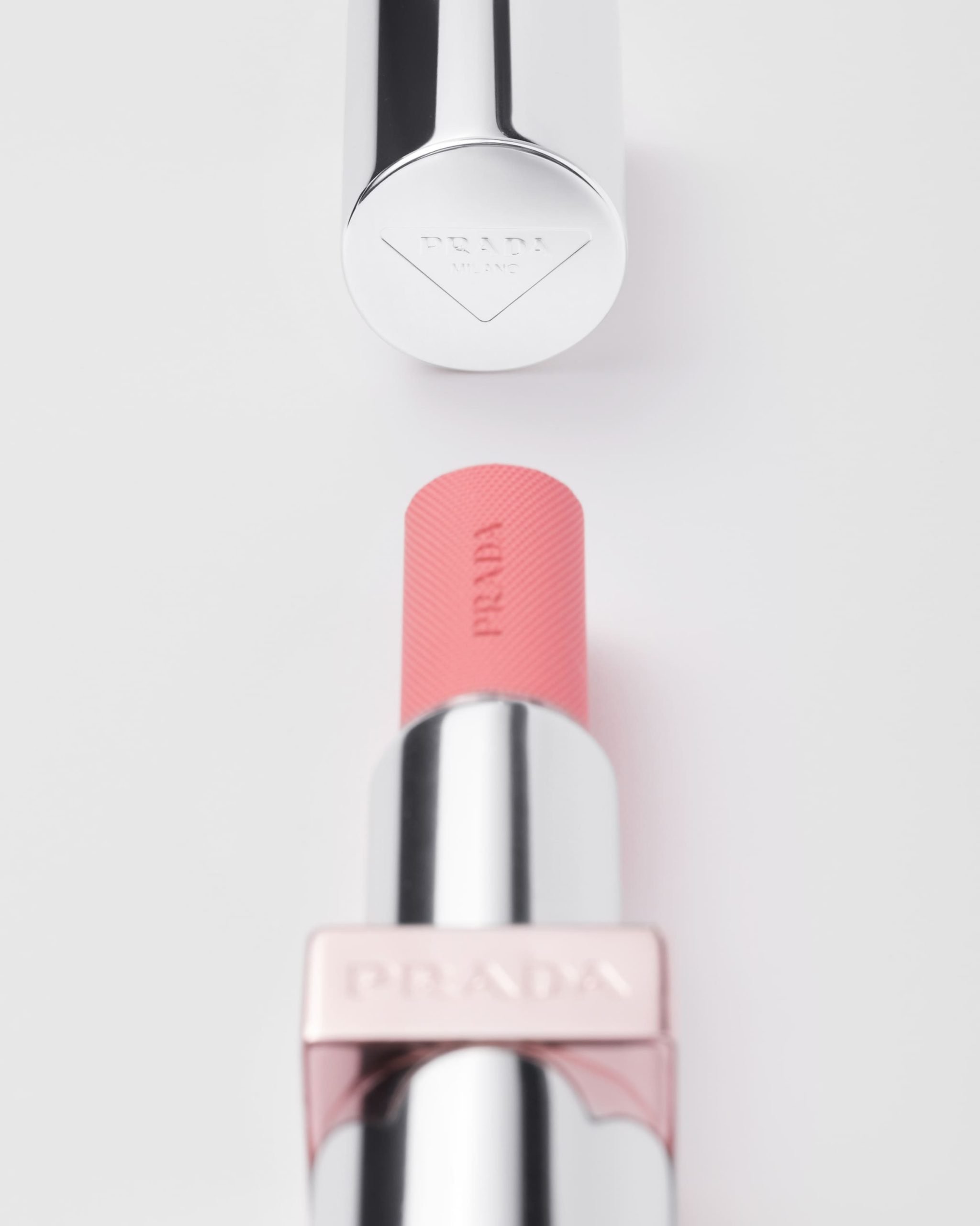 PRADA LIGHT GLOWING LIP OIL STICK COLLECTION (2)