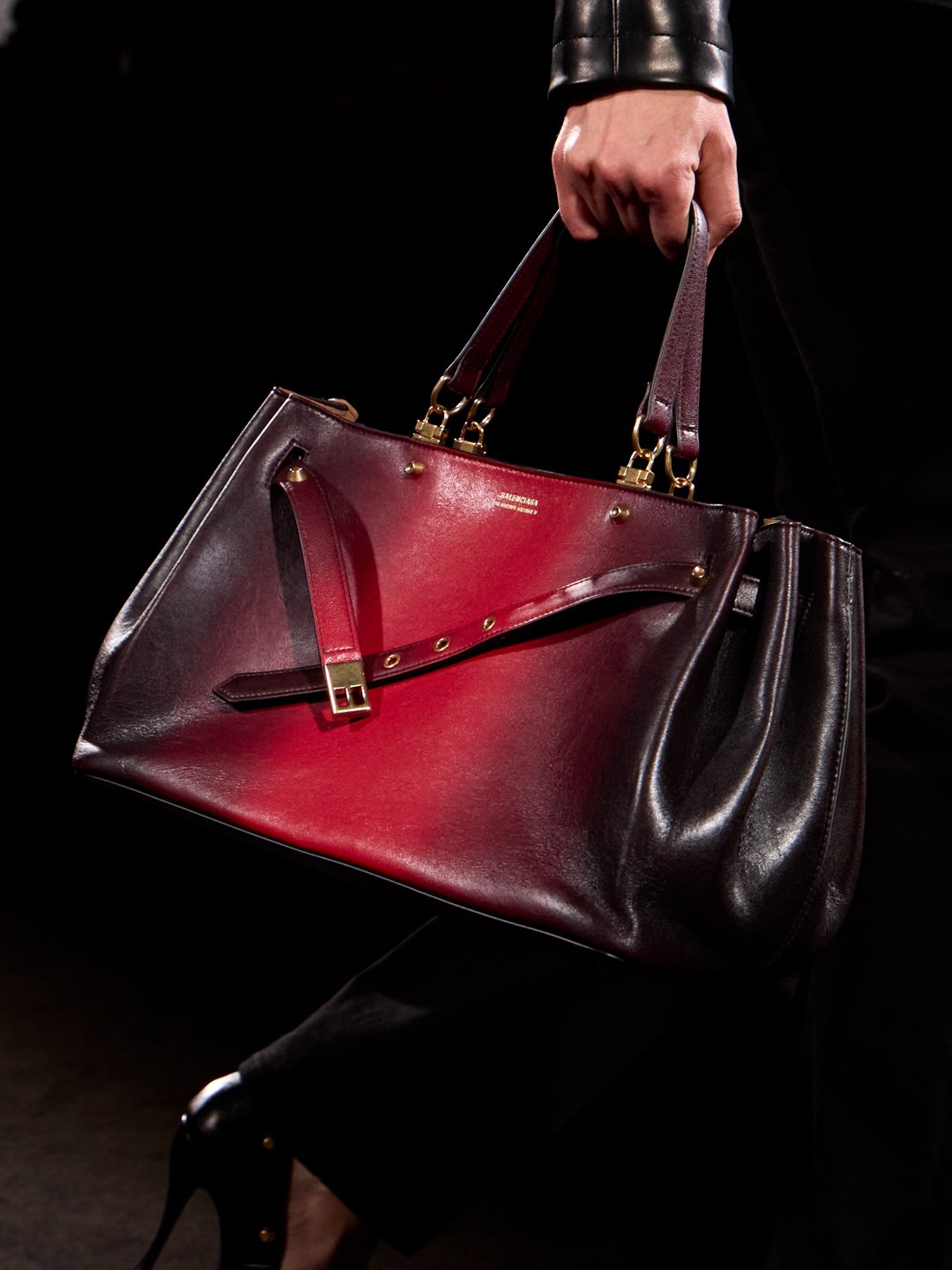 BALENCIAGA FALL 2026 RTW COLLECTION 1 (11)