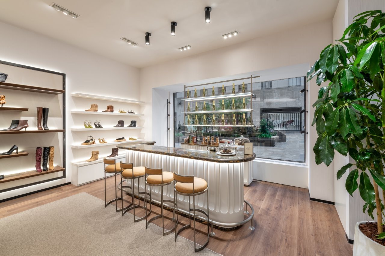 MICHAEL KORS JET SET LOUNGES (3)